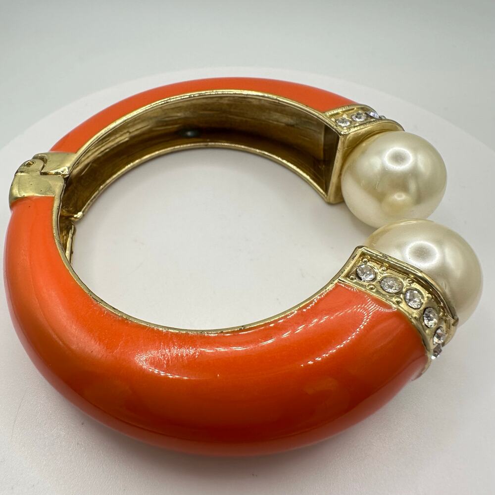 French gold tone orange enamel rhinestones faux pearls clamper bangle bracelet - Picture 4 of 7